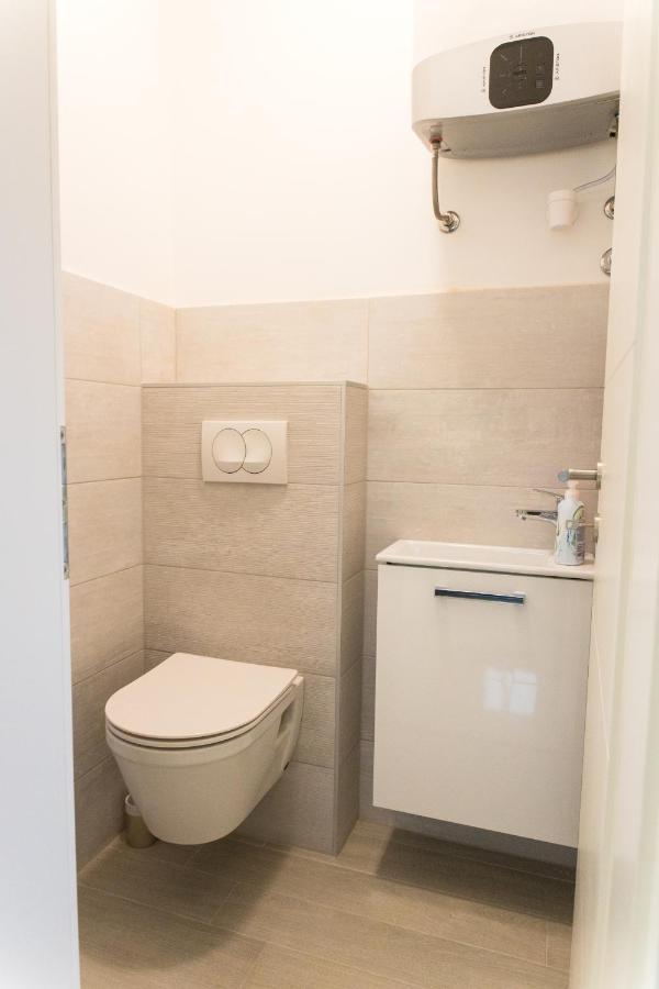 Apartment Zara - Luxury Apartment With Private Pool Exteriör bild