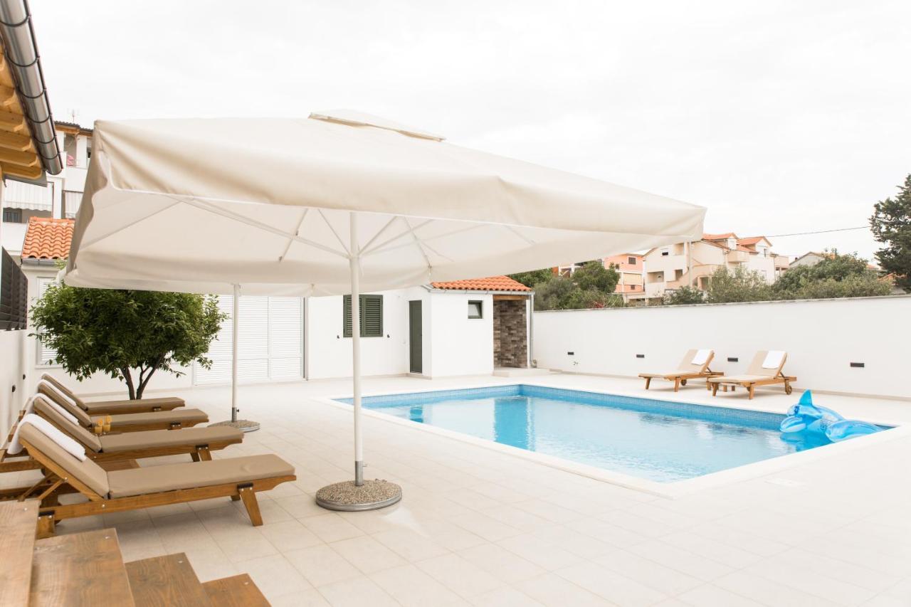 Apartment Zara - Luxury Apartment With Private Pool Exteriör bild