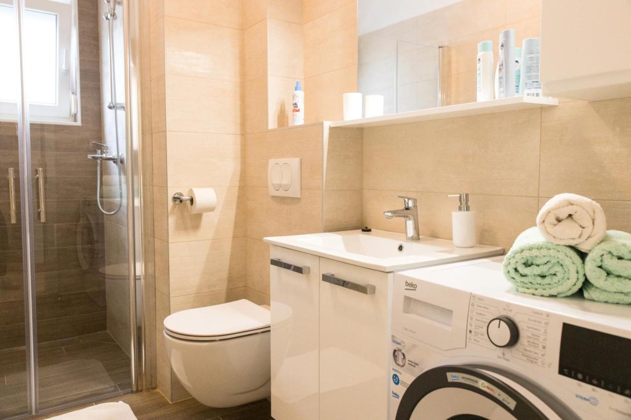 Apartment Zara - Luxury Apartment With Private Pool Exteriör bild