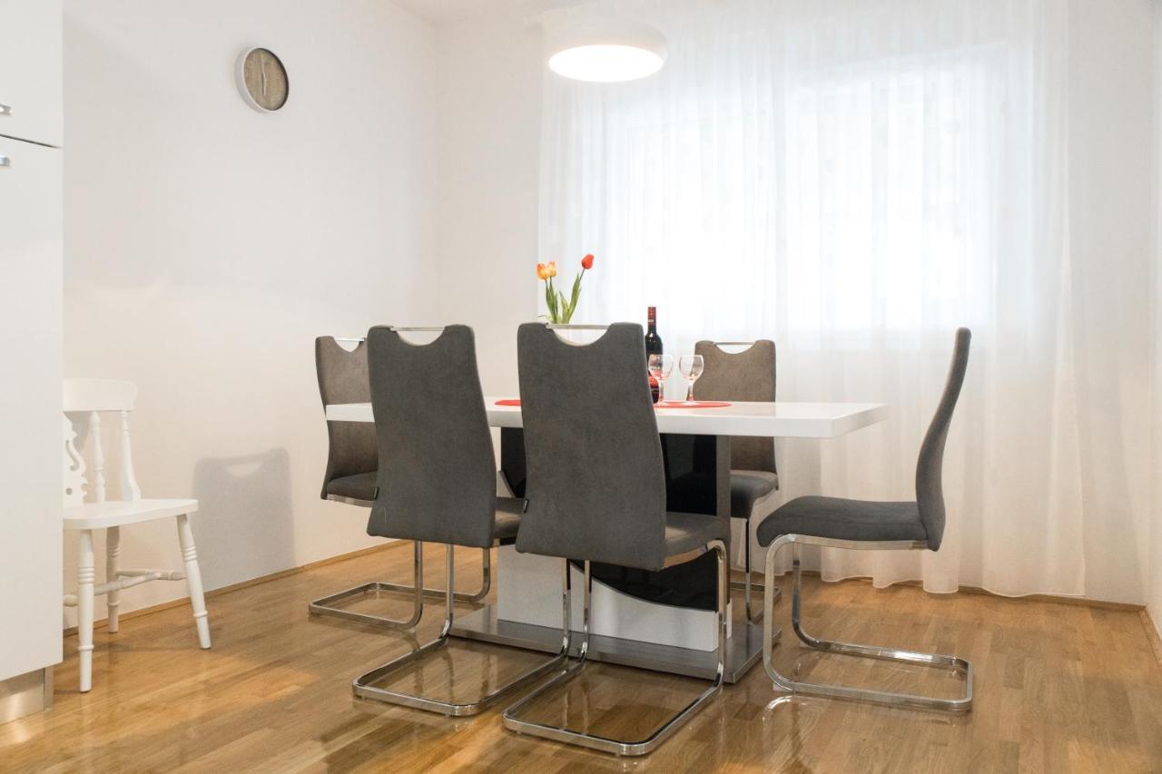 Apartment Zara - Luxury Apartment With Private Pool Exteriör bild