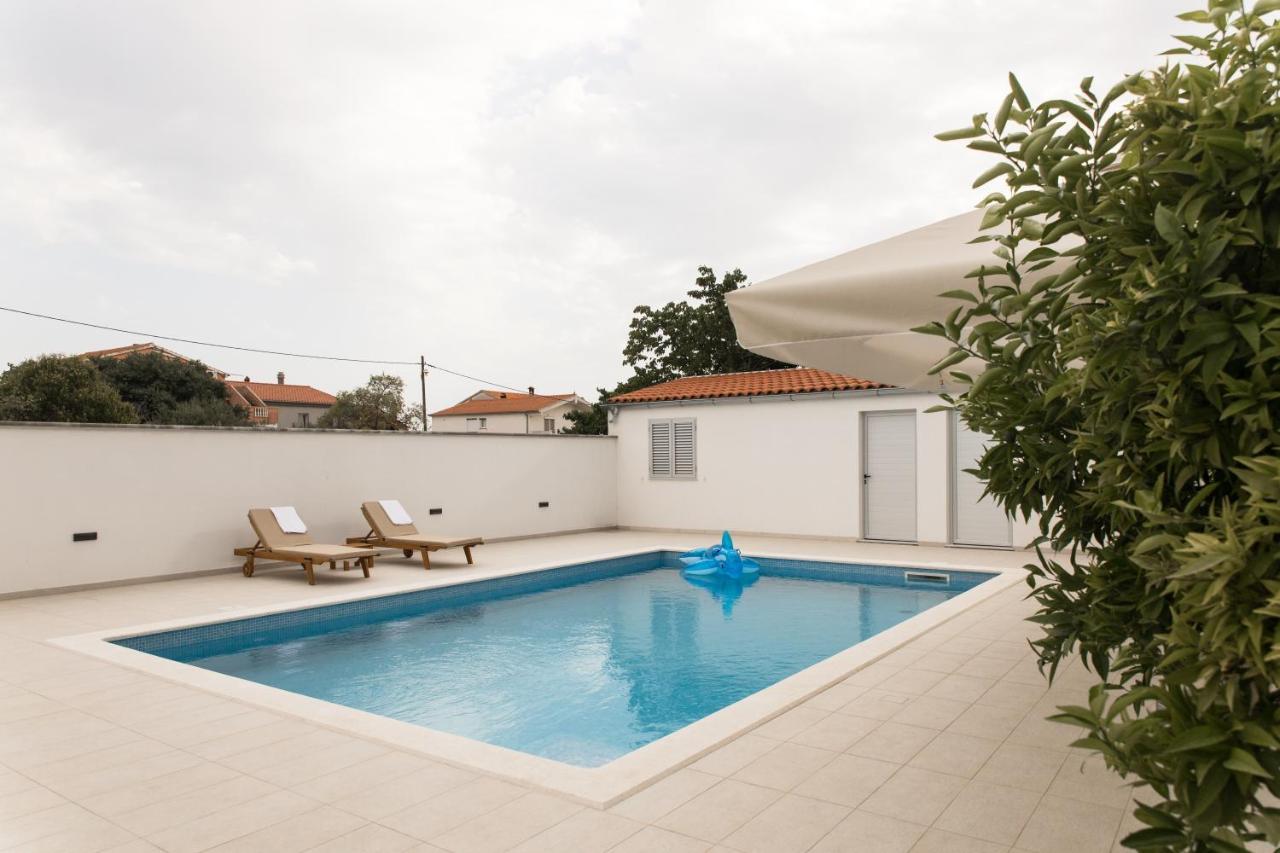 Apartment Zara - Luxury Apartment With Private Pool Exteriör bild