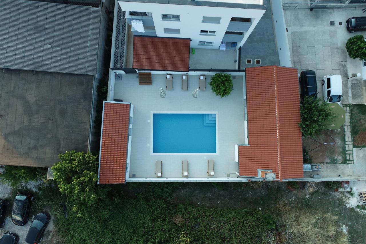 Apartment Zara - Luxury Apartment With Private Pool Exteriör bild