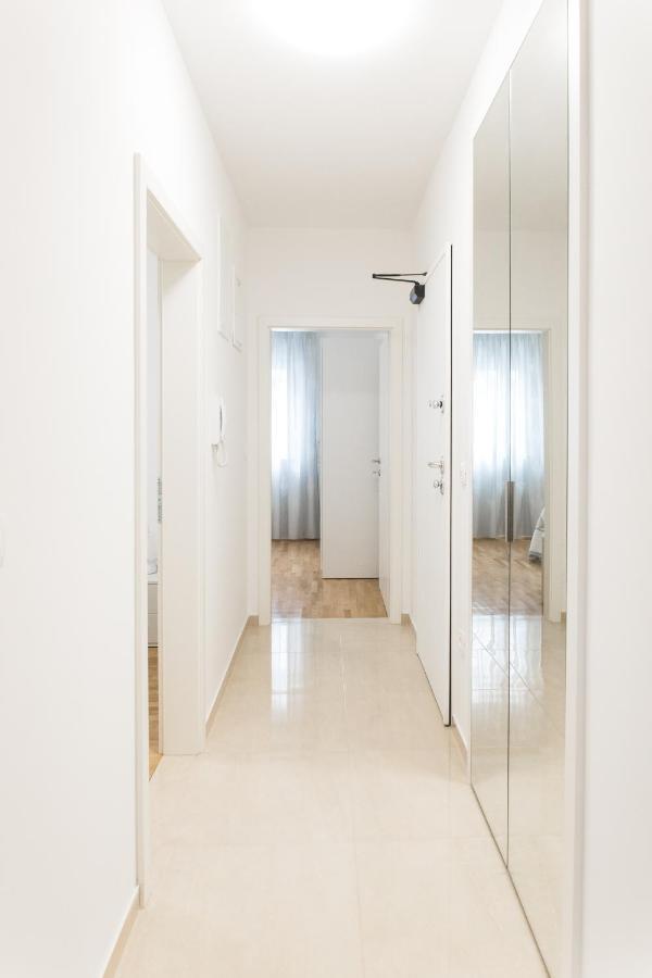 Apartment Zara - Luxury Apartment With Private Pool Exteriör bild