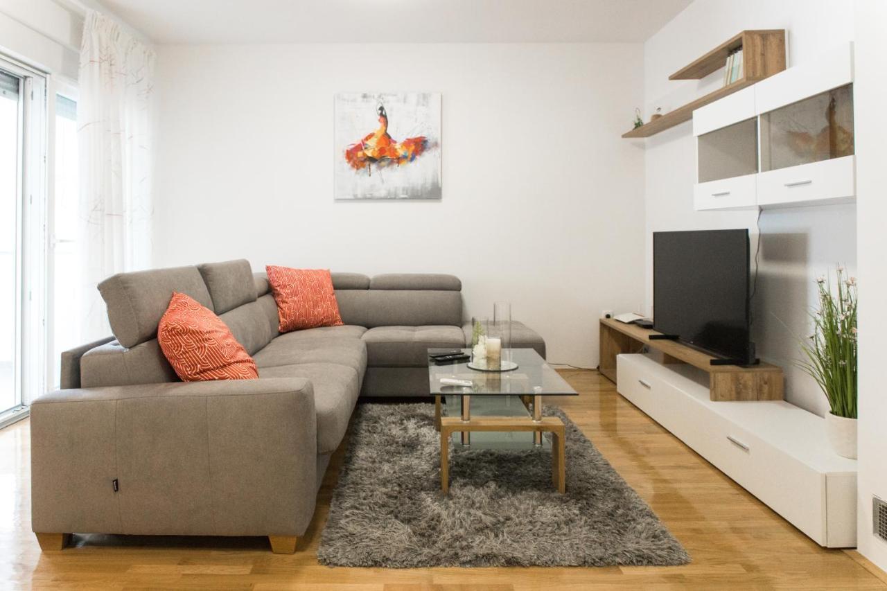 Apartment Zara - Luxury Apartment With Private Pool Exteriör bild